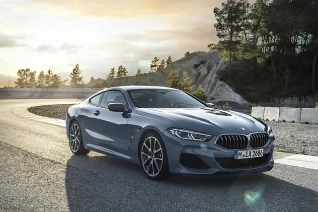 BMW M8 ราคาและรีวิว