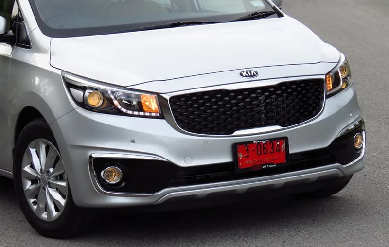 Kia Grand Carnival ราคาและรีวิว