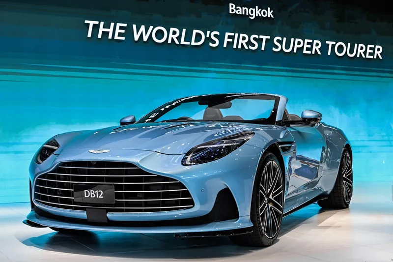 Aston Martin DB12 ราคาและรีวิว