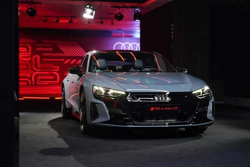 Audi e-tron ราคาและรีวิว