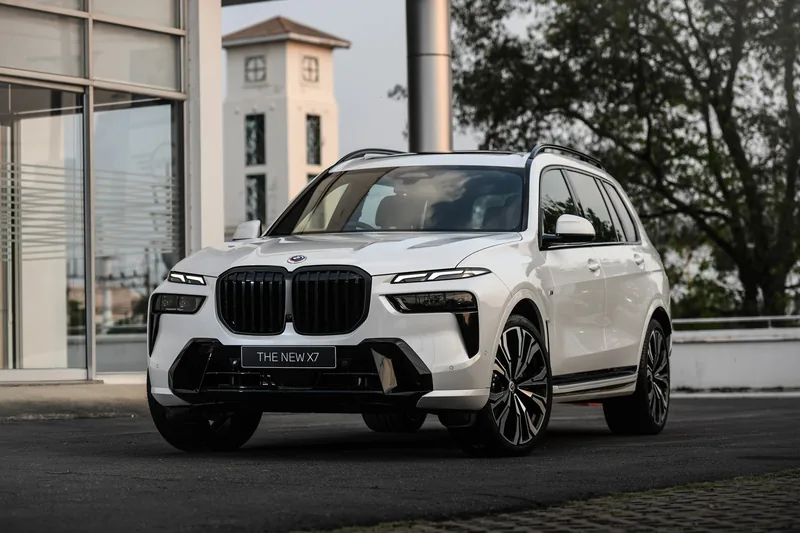 BMW X7 ราคาและรีวิว