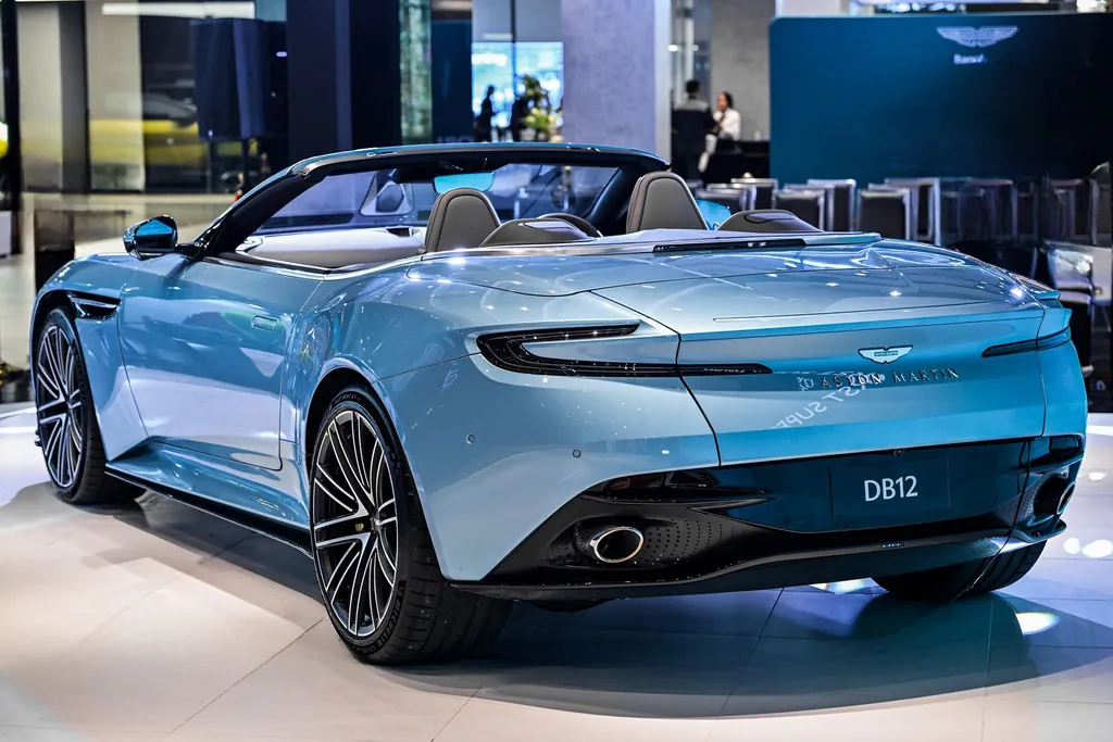 Aston Martin DB12 photo 6