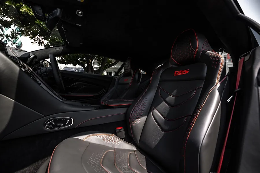 Aston Martin Dbs Superleggera photo 7