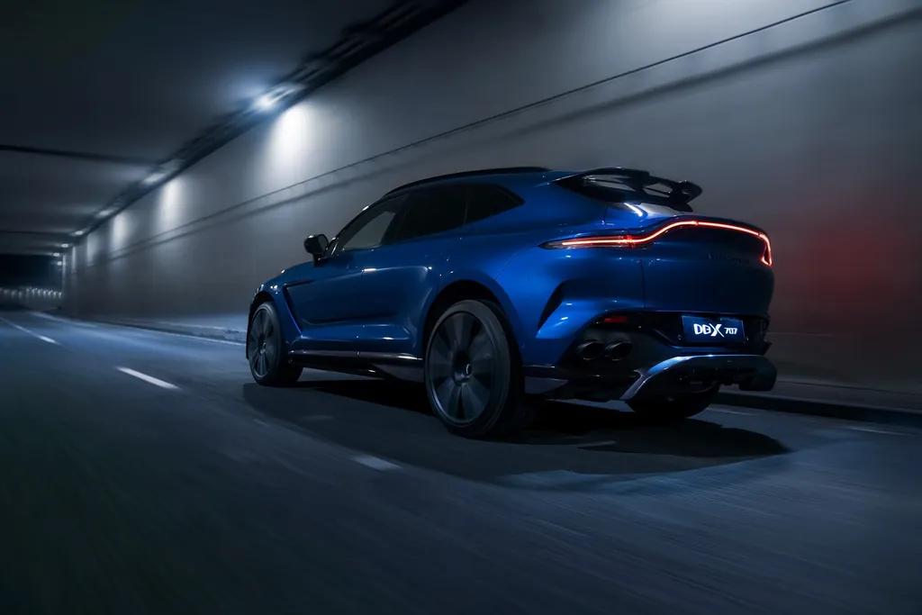 Aston Martin Dbx photo 3