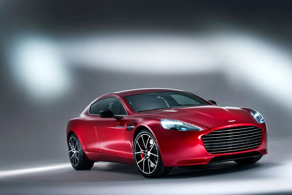 Aston Martin Rapide photo 2