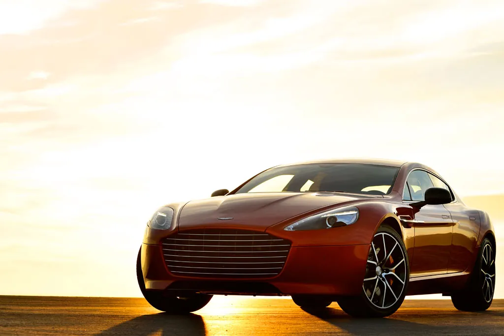 Aston Martin Rapide photo 6