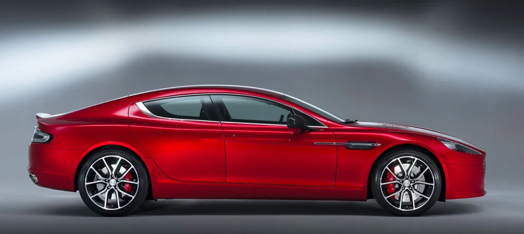 Aston Martin Rapide photo 7