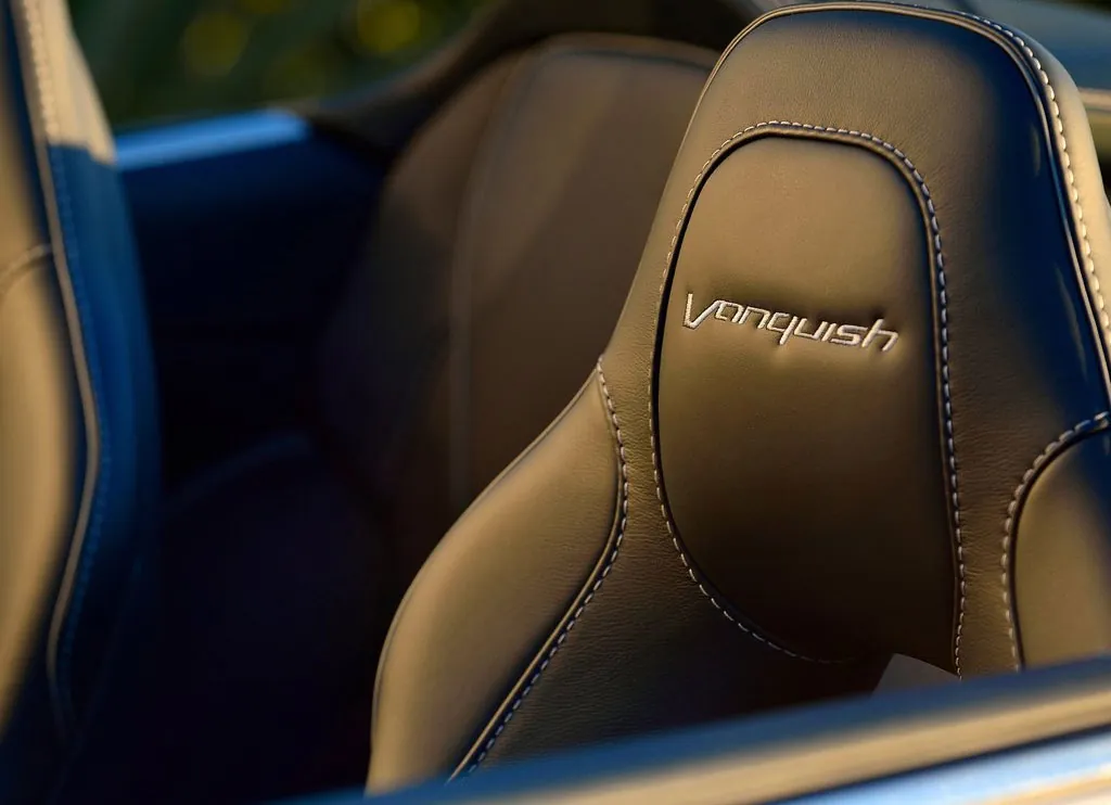 Aston Martin Vanquish photo 3