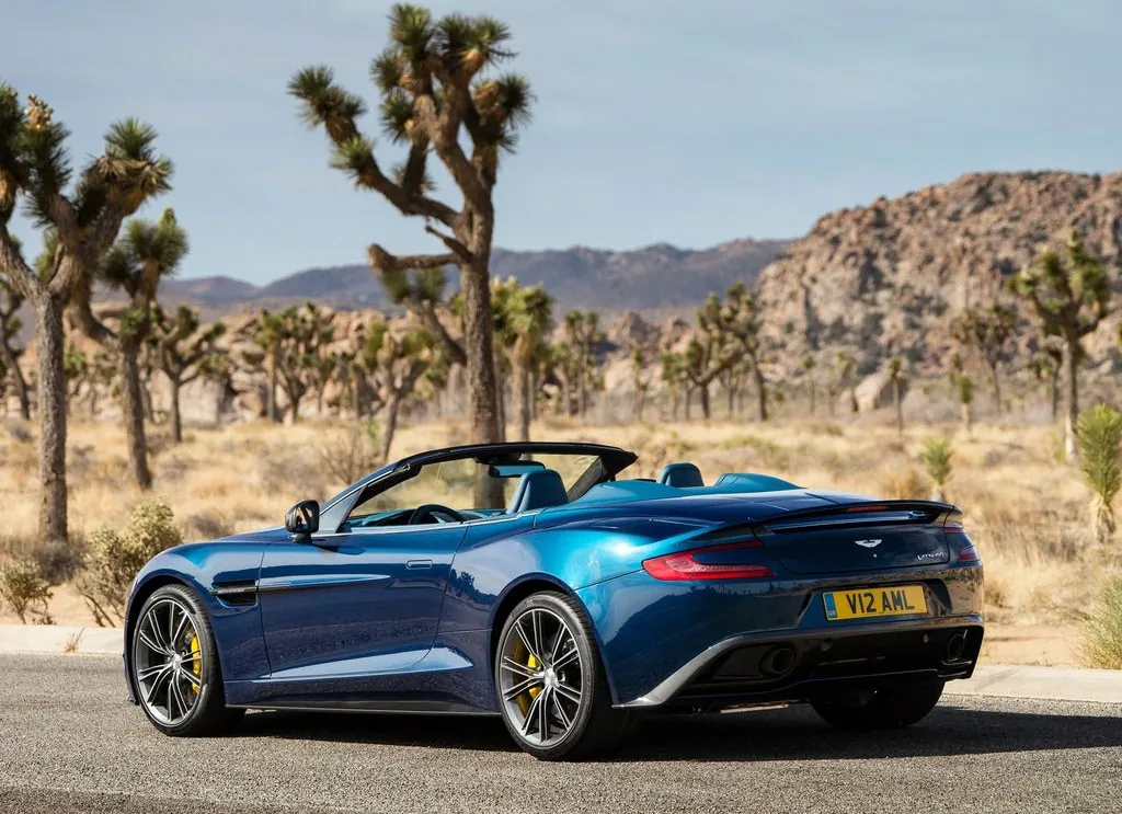 Aston Martin Vanquish photo 6