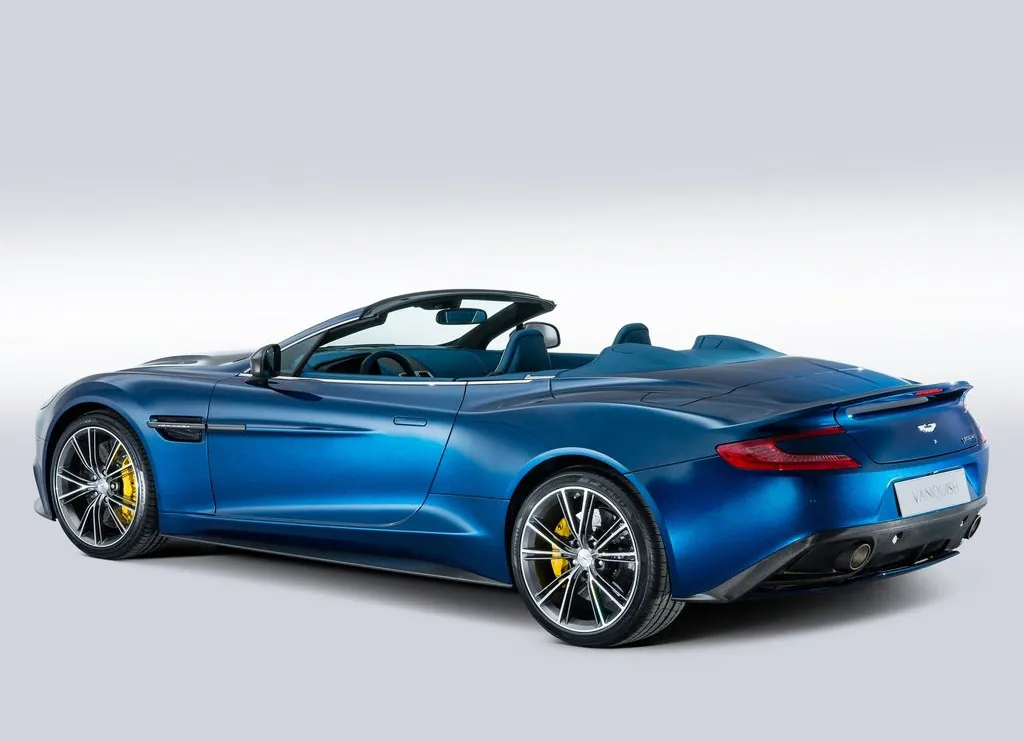 Aston Martin Vanquish photo 7