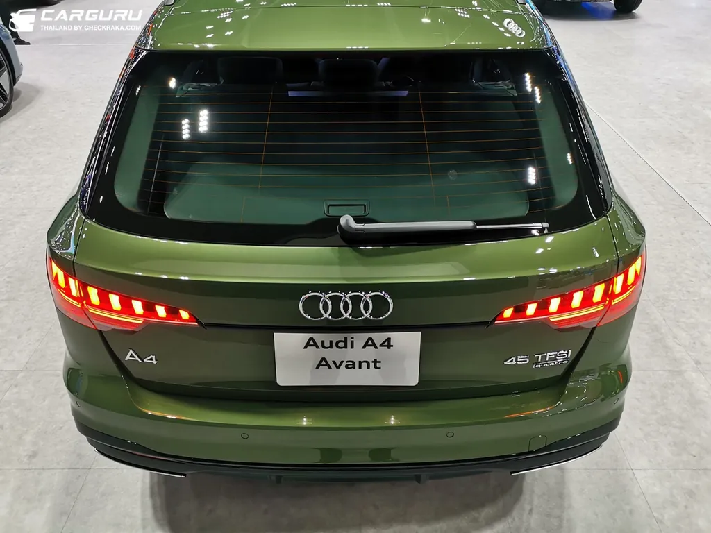Audi A4 photo 2