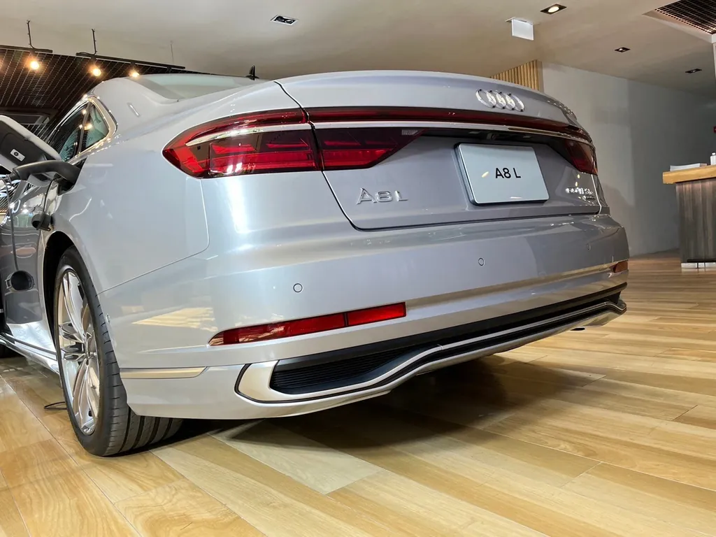 Audi A8
