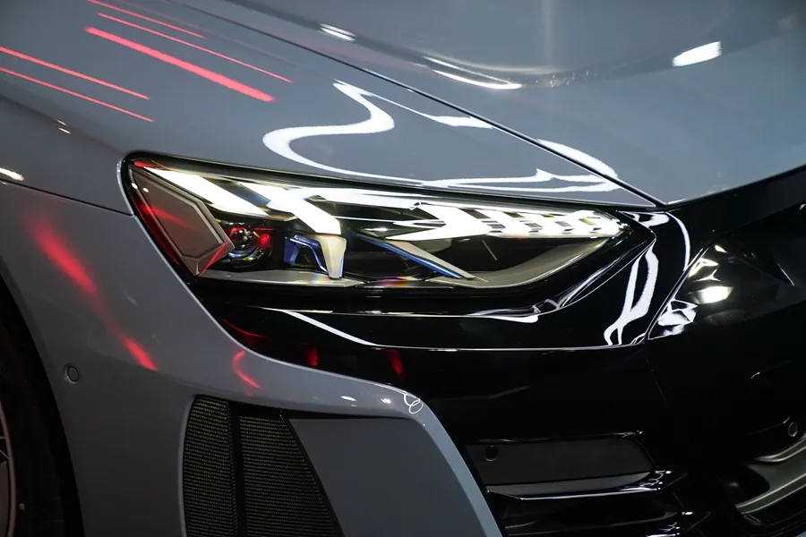 Audi e-tron photo 2