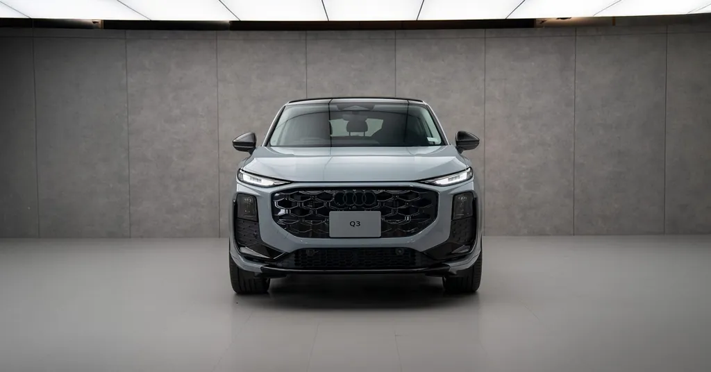 Audi Q3 photo 2