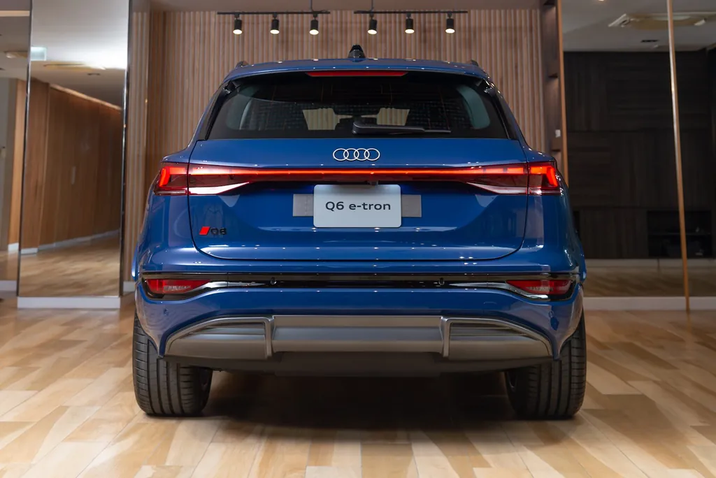 Audi Q6 photo 6
