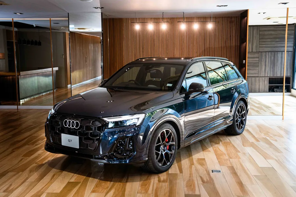 Audi Q7 photo 2