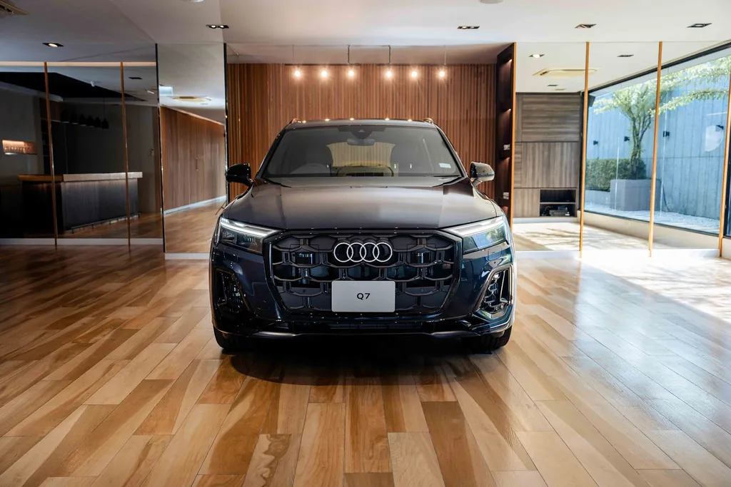 Audi Q7 photo 3