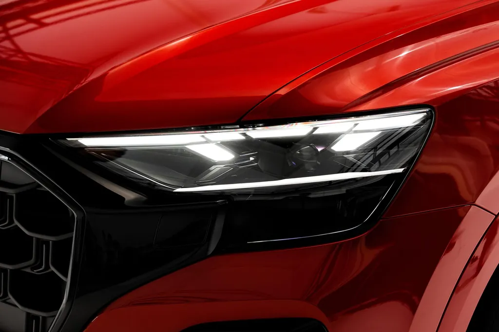 Audi Q8 photo 6