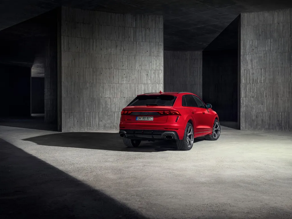 Audi RS Q8 Quattro photo 2