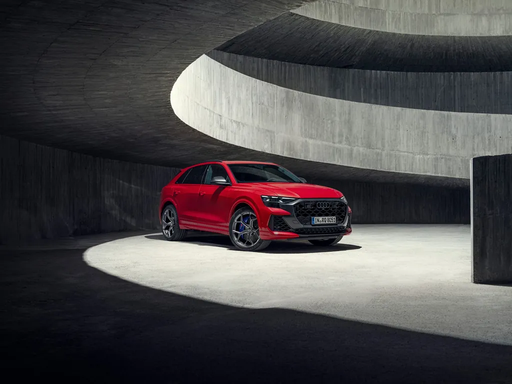 Audi RS Q8 Quattro photo 3