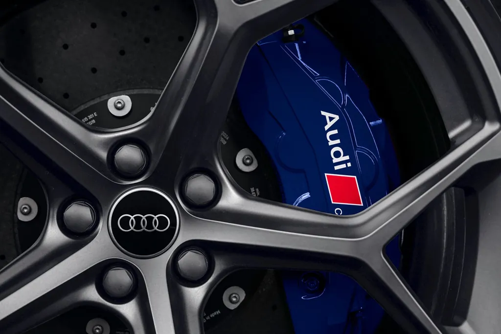 Audi RS Q8 Quattro photo 7