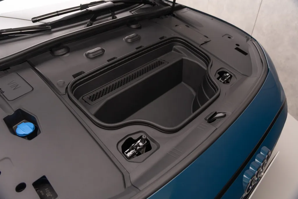Audi S6 photo 3
