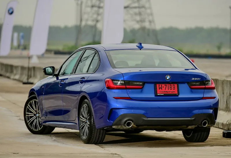 BMW 330I M Sport photo 9
