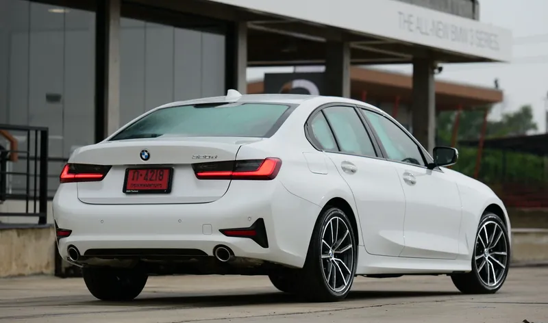 BMW 330I M Sport photo 6