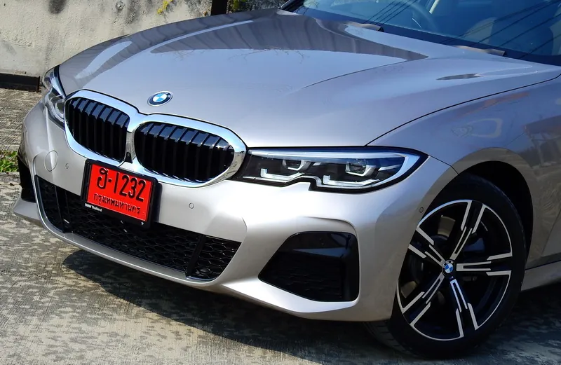BMW 330LI M Sport