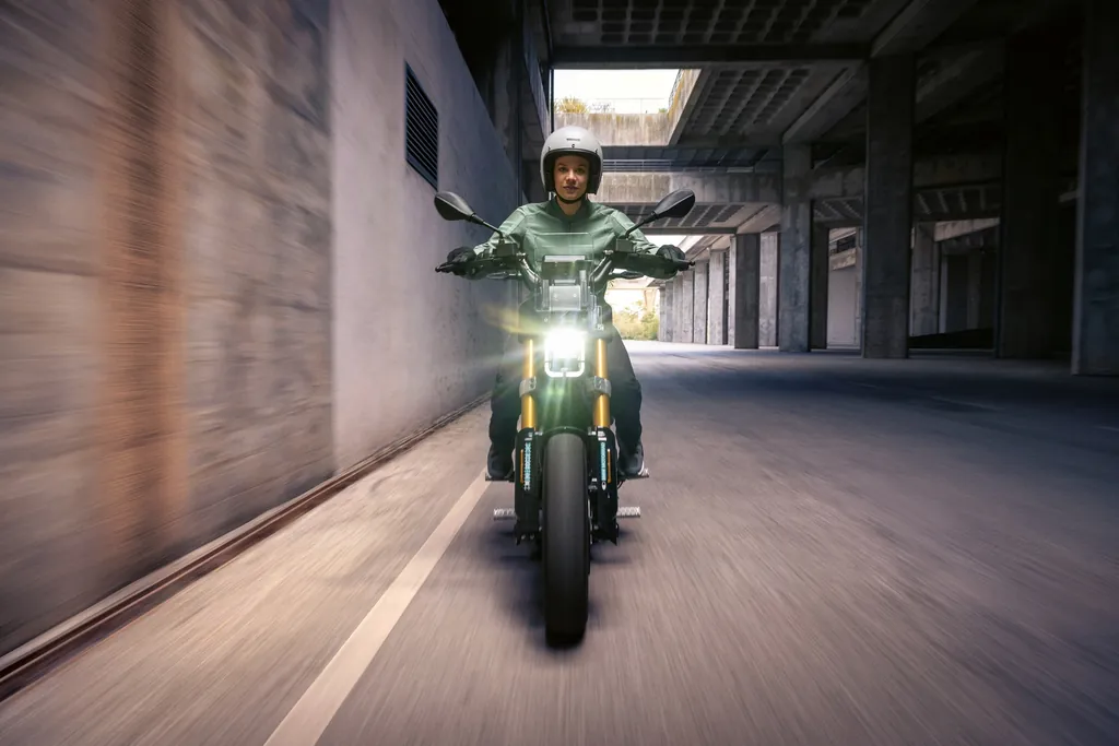 BMW Ce photo 7