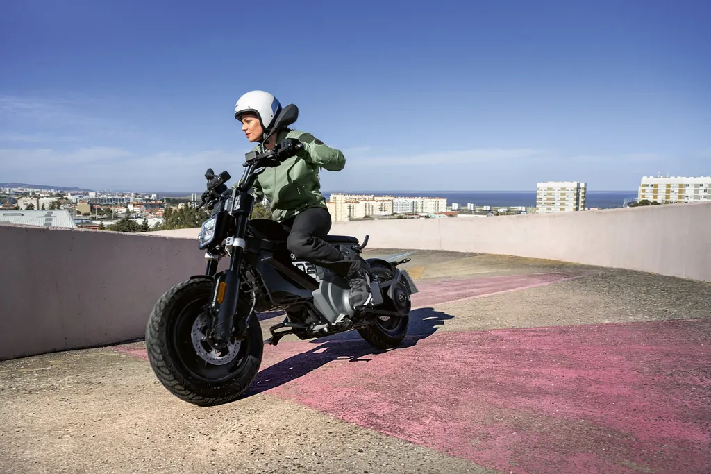 BMW Ce photo 8