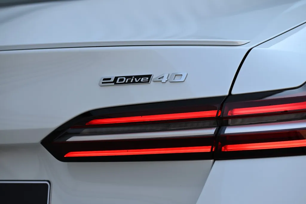 BMW I 5 Edrive40 photo 3