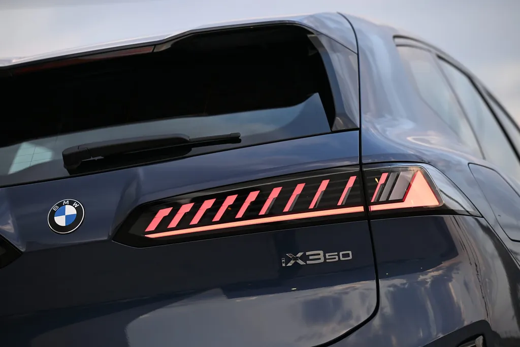 BMW IX3 50 Xdrive photo 8
