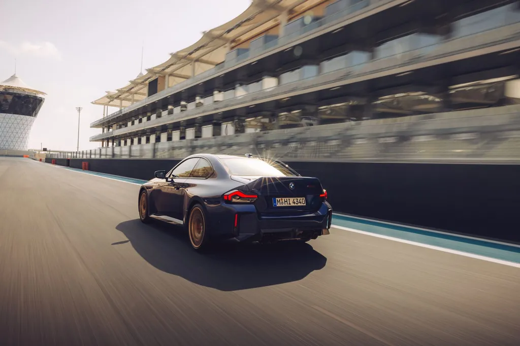 BMW M2 photo 2