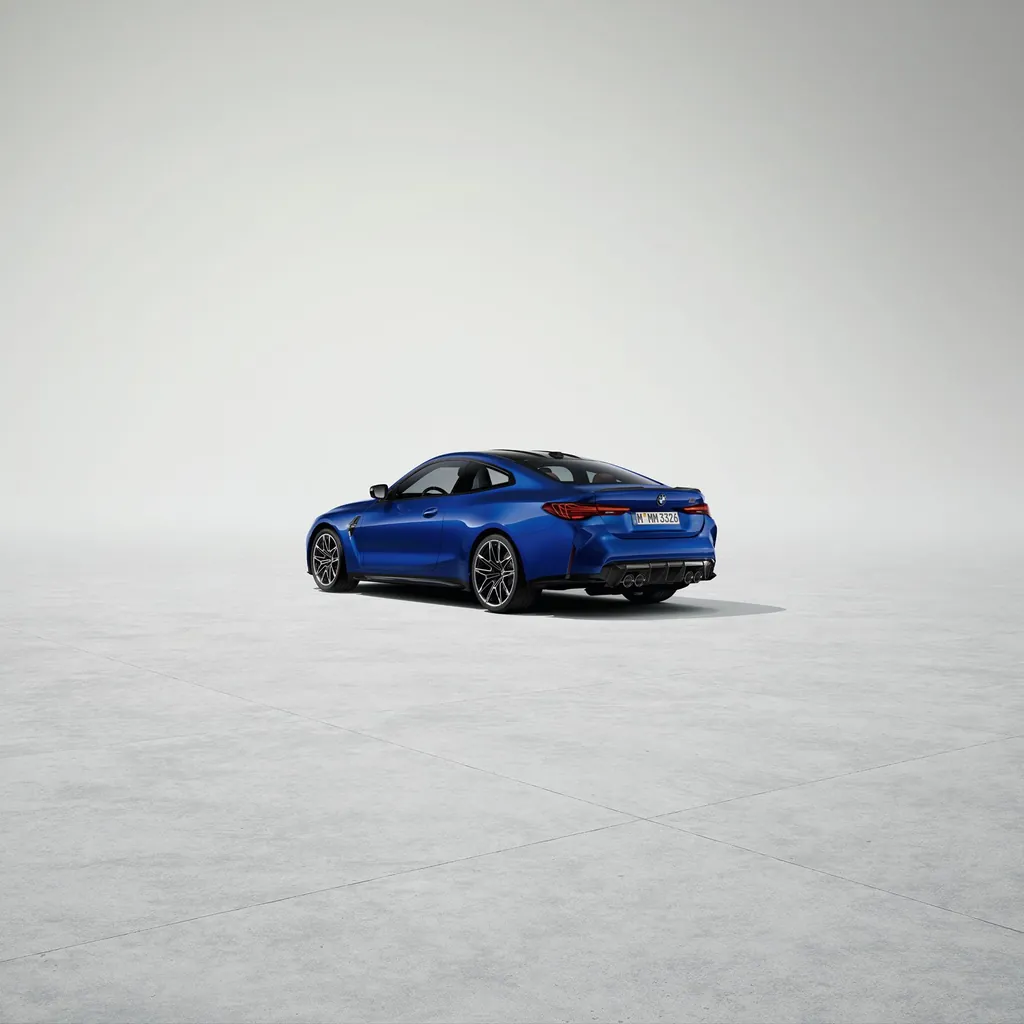 BMW M4 photo 3