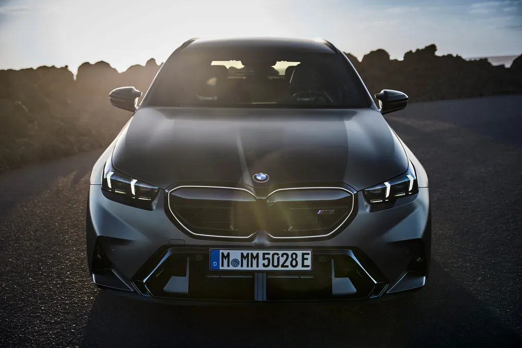 BMW M5 photo 3