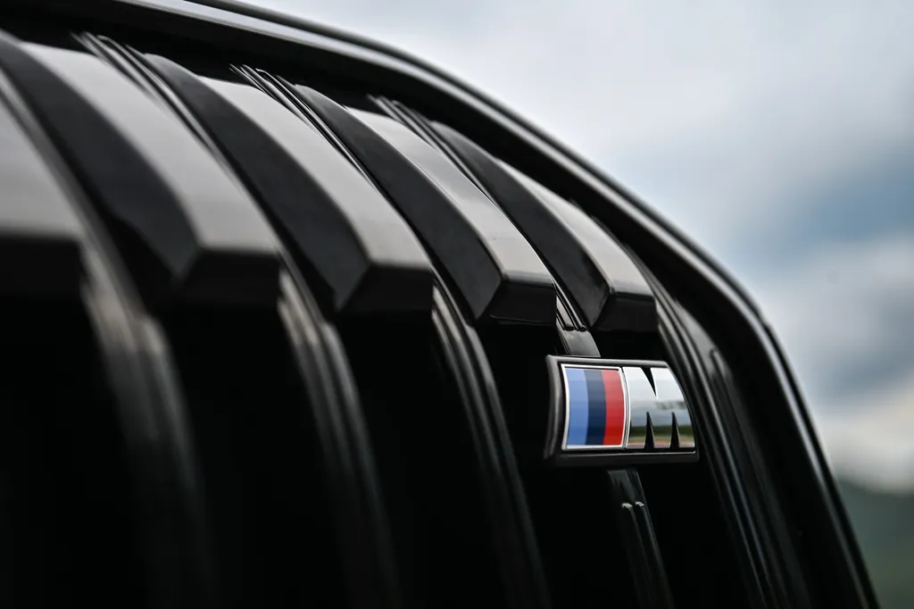 BMW M7 photo 5