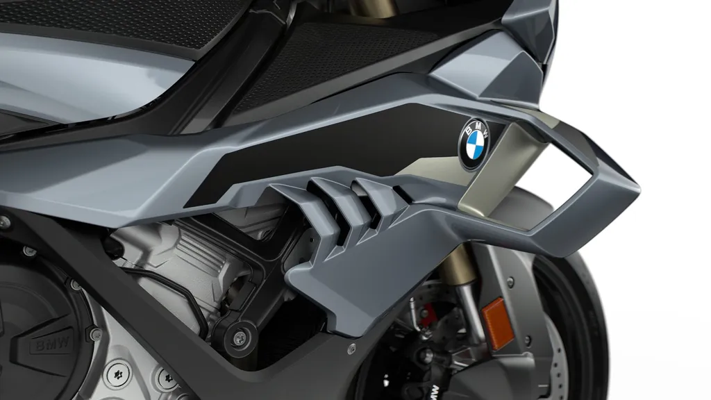 BMW S photo 5