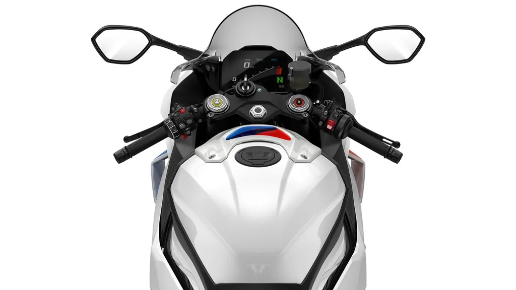 BMW S photo 3