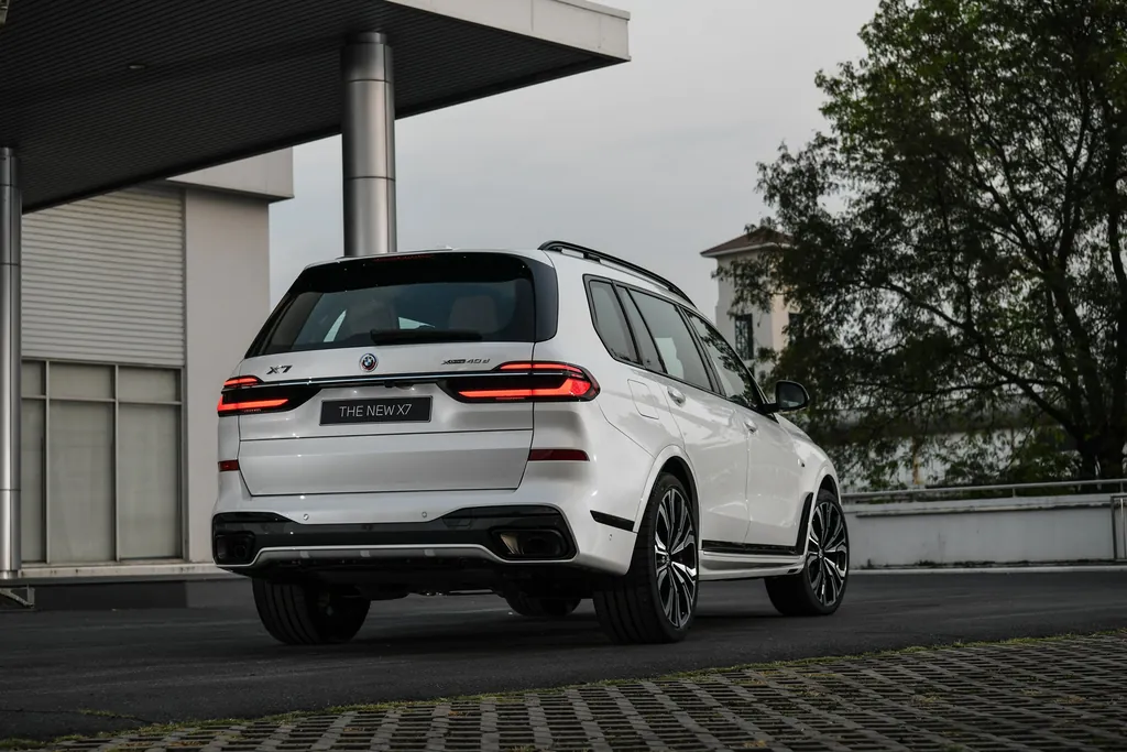 BMW X7 photo 2