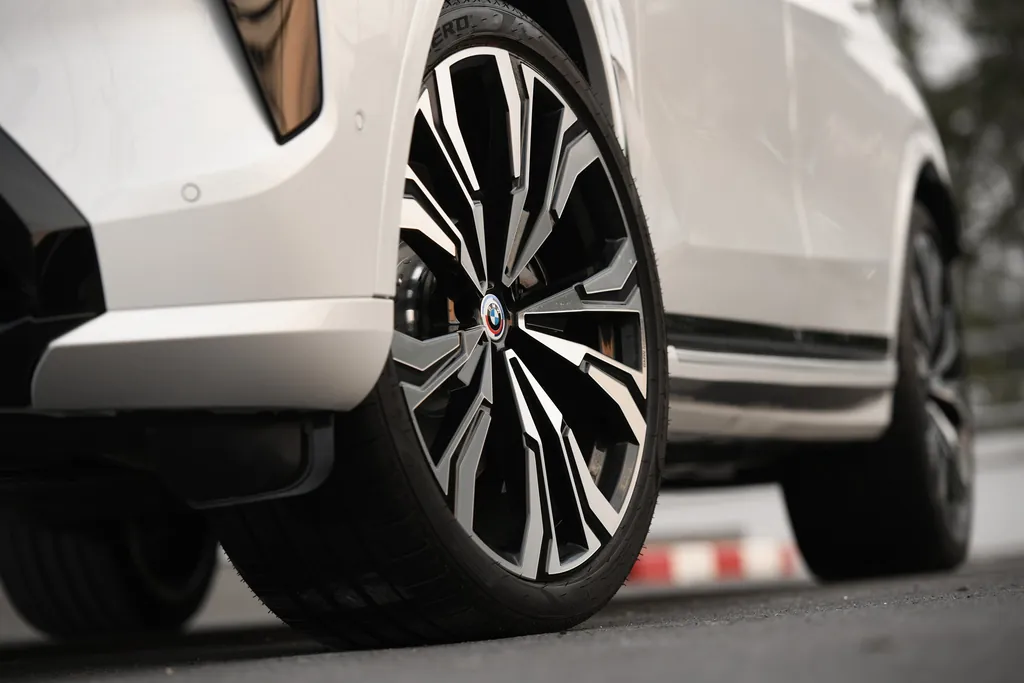 BMW X7 photo 4