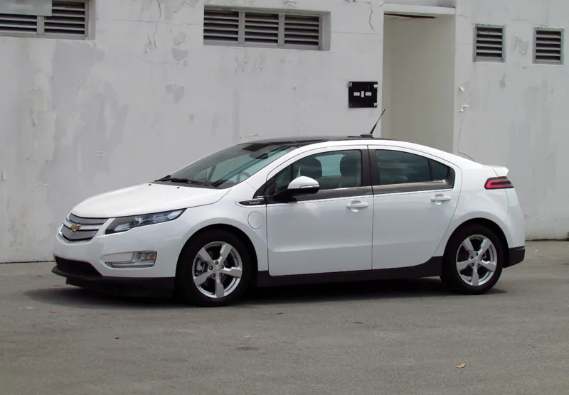 Chevrolet Volt photo 3