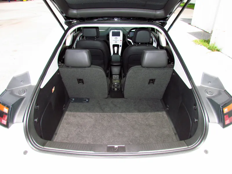 Chevrolet Volt photo 8