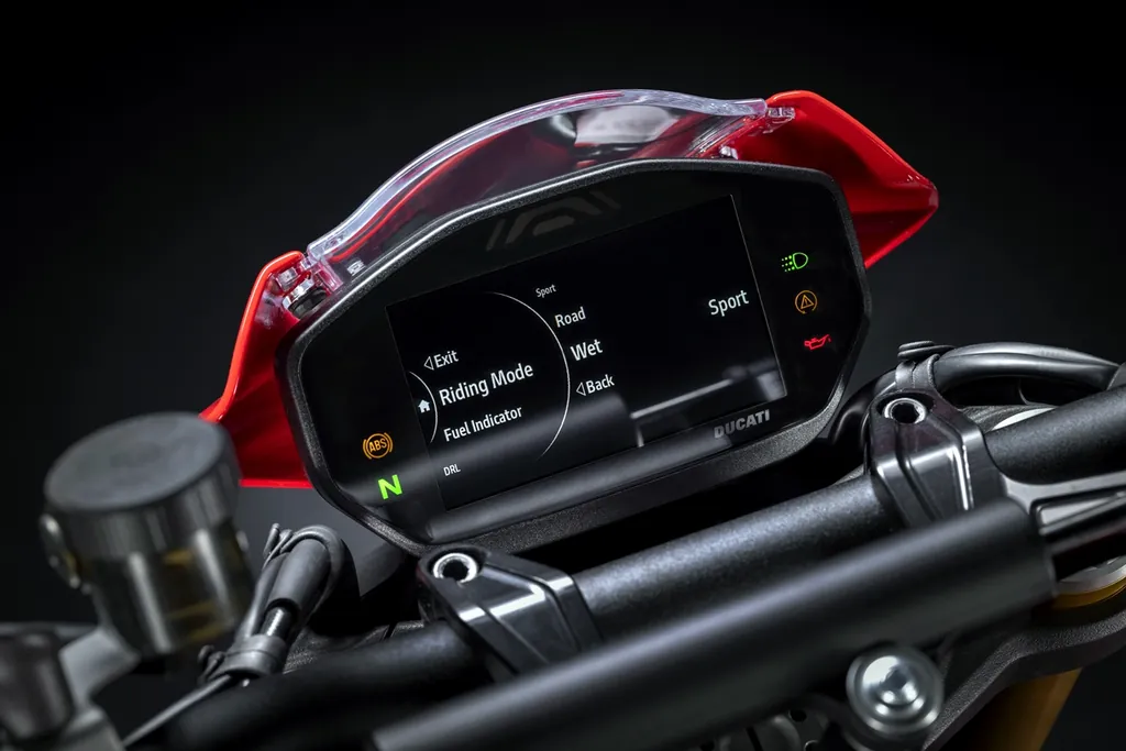 Ducati Diavel photo 2
