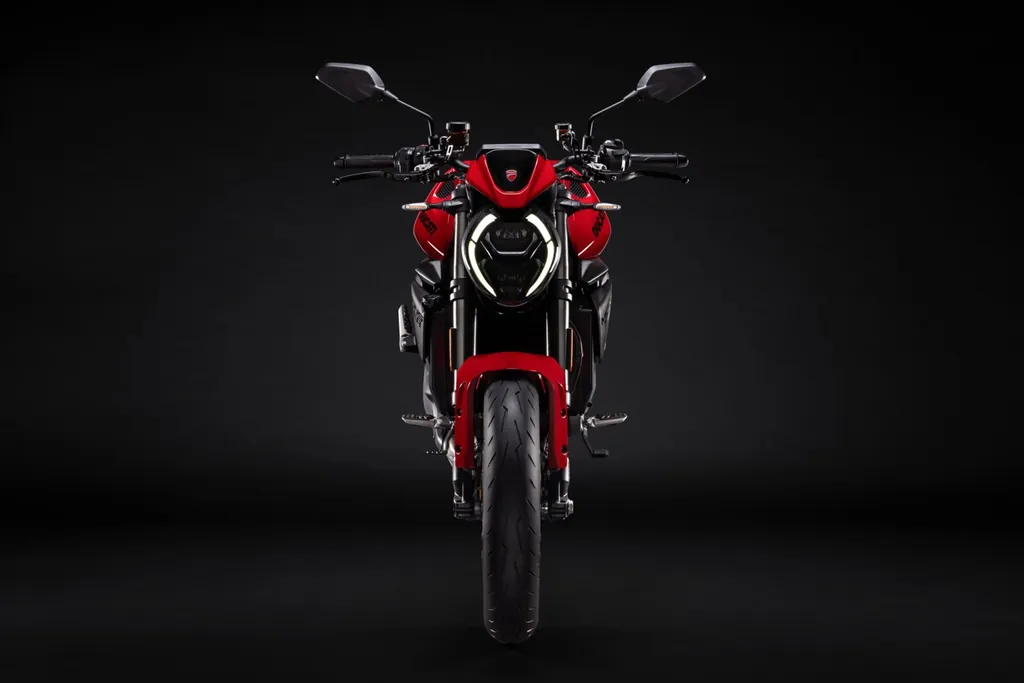 Ducati Monster photo 2