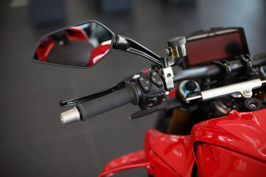 Ducati Streetfighter photo 6