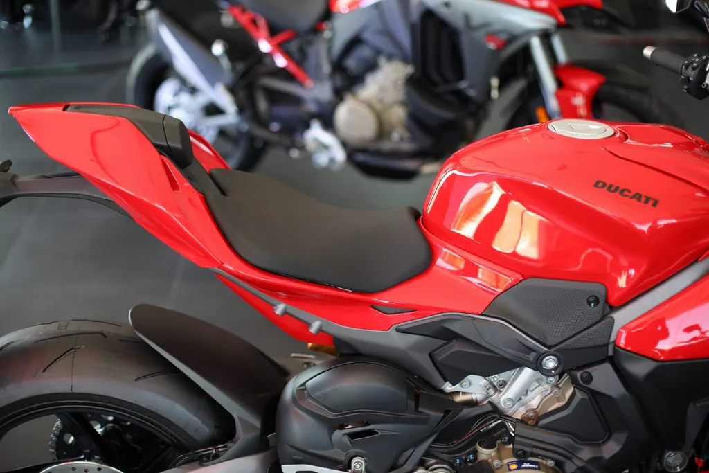 Ducati Streetfighter photo 5