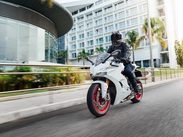 Ducati Supersport photo 8
