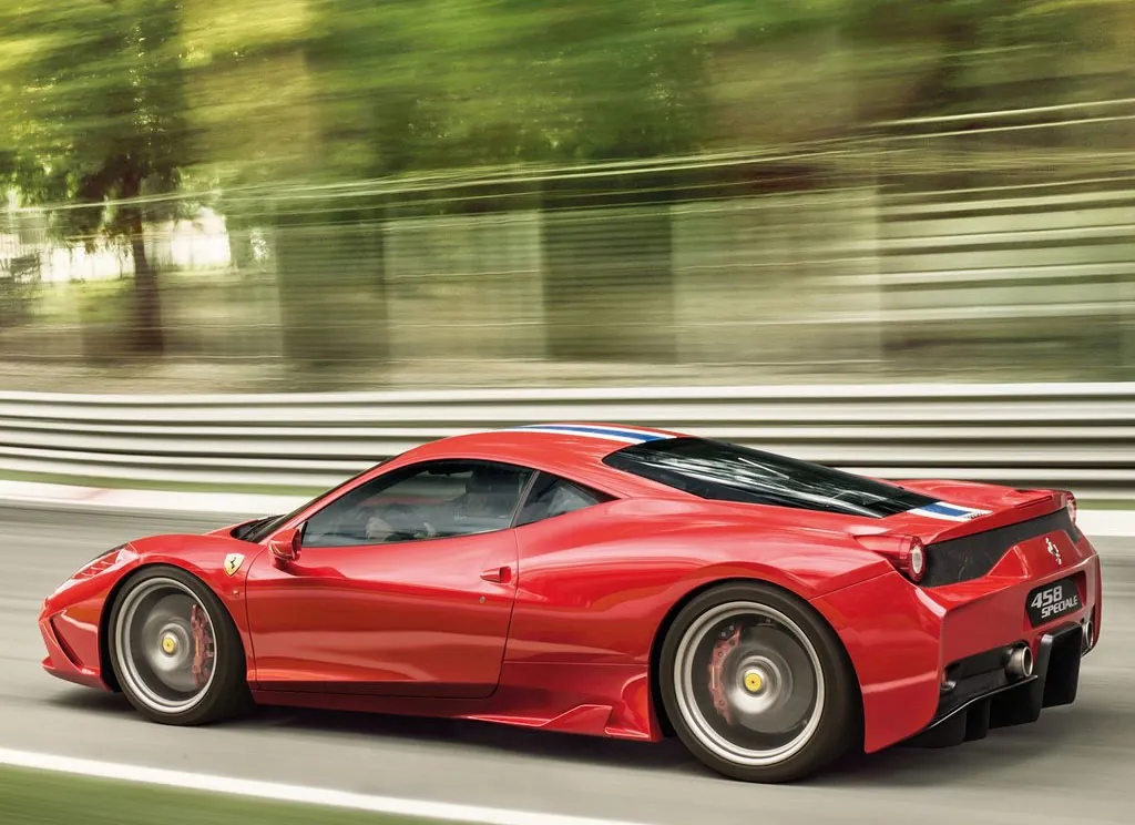 Ferrari 458 photo 2