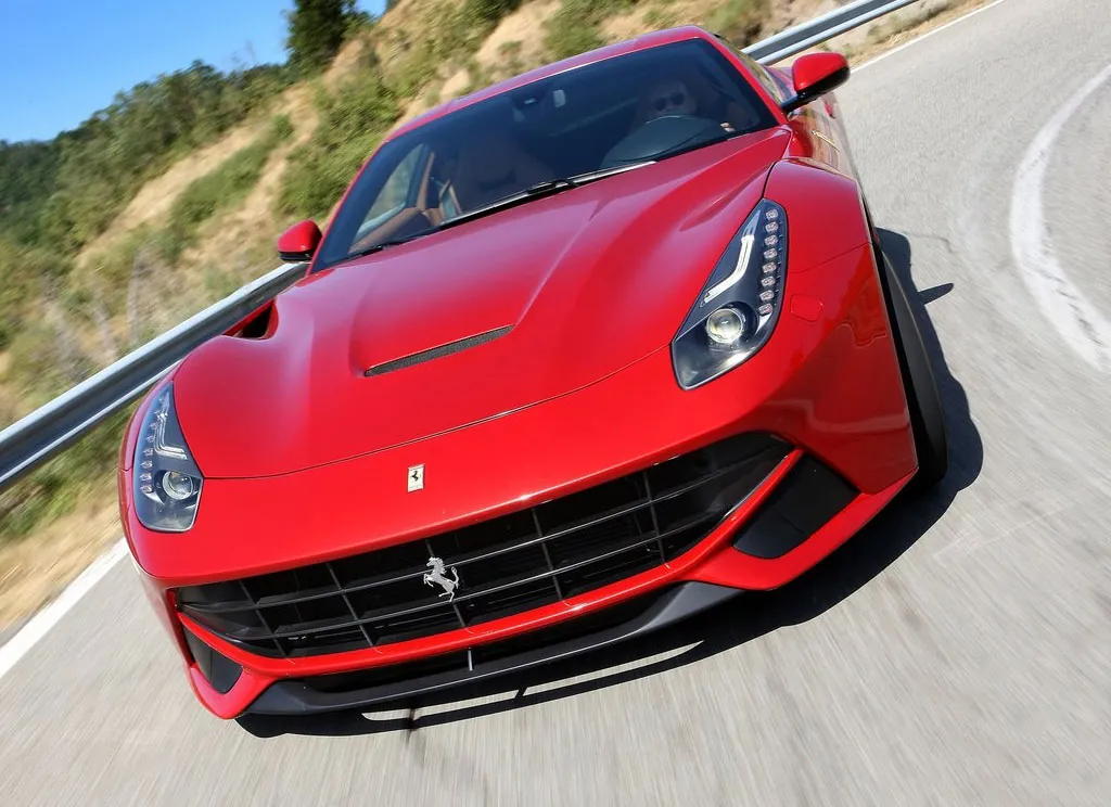 Ferrari F12 photo 2